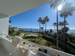 Miraflores beach sunrise view 1 bedroom apartment.